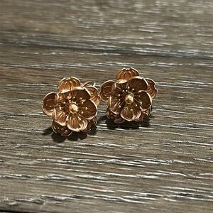 Vtg Krementz 3D Flower Rolled Rose Gold Button Earrings - Screw Back Earrings